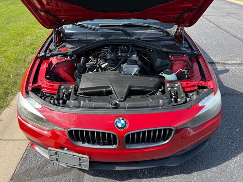 2016 BMW 320i — photo 4