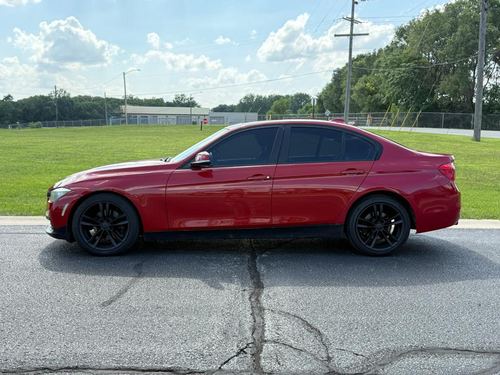 2016 BMW 320i — photo 11