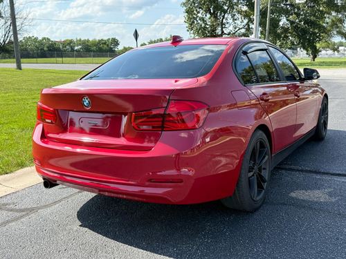 2016 BMW 320i — photo 16