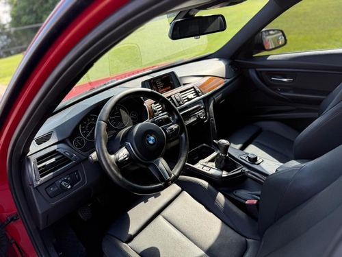 2016 BMW 320i — photo 23
