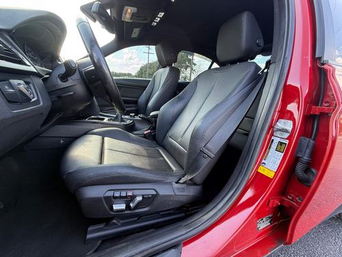 2016 BMW 320i — photo 25