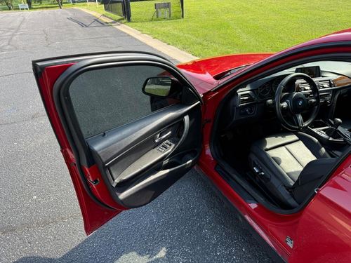 2016 BMW 320i — photo 26