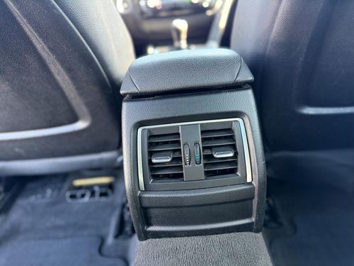 2016 BMW 320i — photo 31