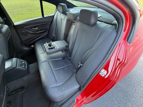 2016 BMW 320i — photo 33
