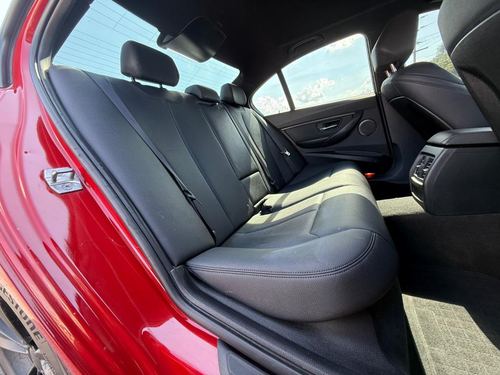 2016 BMW 320i — photo 34