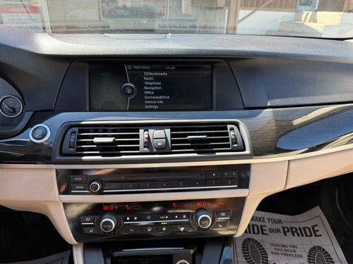2011 BMW 535 — photo 25