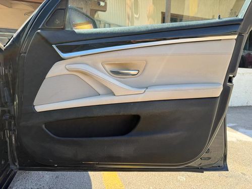 2011 BMW 535 — photo 30