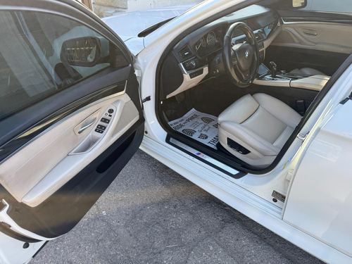 2012 BMW 550 5-Series — photo 16