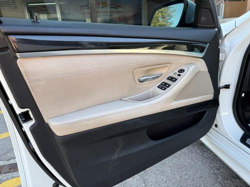 2012 BMW 550 5-Series — photo 17