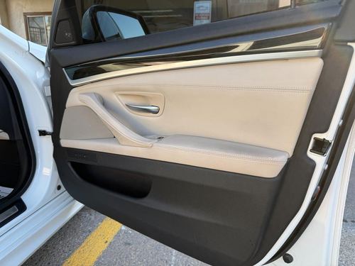 2012 BMW 550 5-Series — photo 25