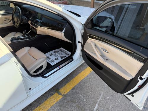 2012 BMW 550 5-Series — photo 26