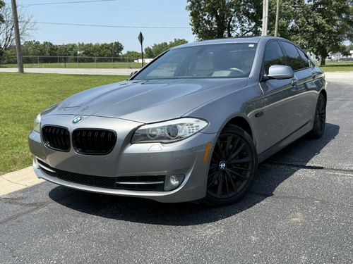 2012 BMW 550i — photo 16
