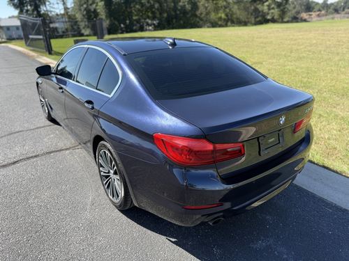 2017 BMW 530 530i — photo 13