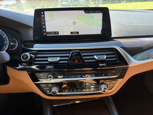 2017 BMW 530 530i — photo 22