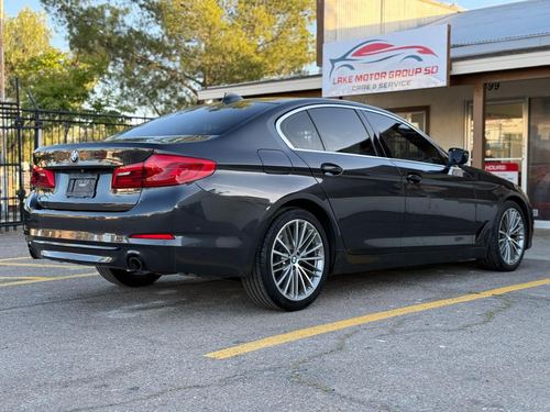 2017 BMW 530i — photo 8