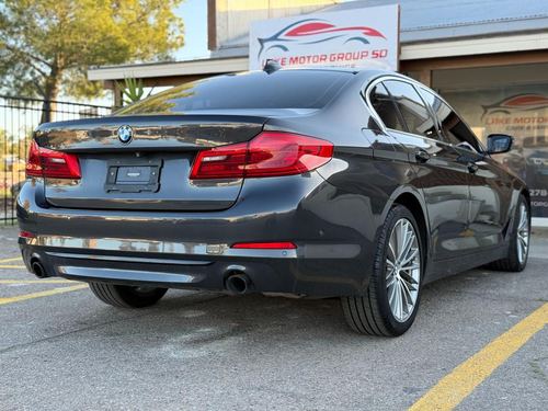 2017 BMW 530i — photo 9