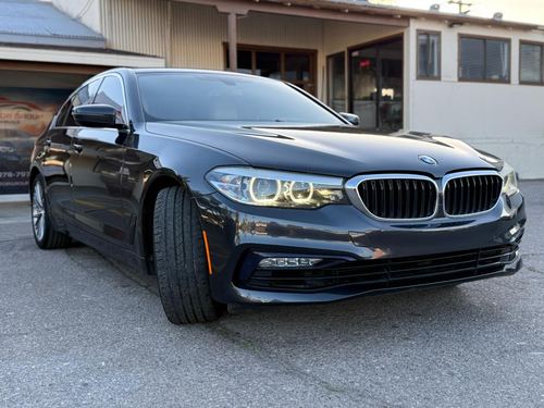 2017 BMW 530i — photo 14