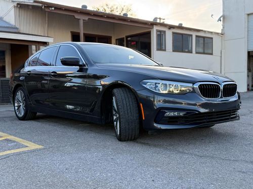 2017 BMW 530i — photo 15