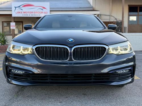 2017 BMW 530i — photo 16