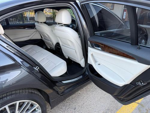 2017 BMW 530i — photo 22