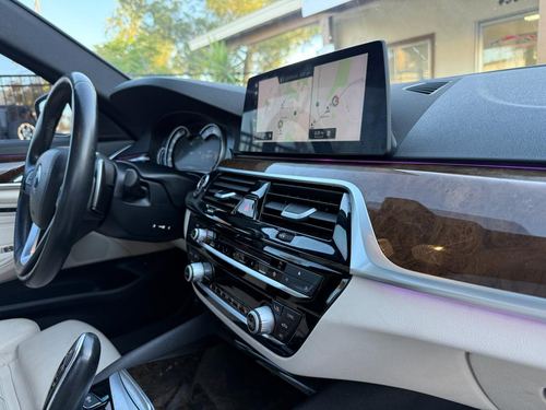 2017 BMW 530i — photo 30