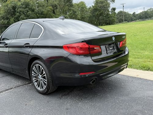 2019 BMW 530 5-Series — photo 11