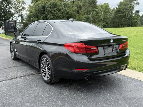2019 BMW 530 5-Series — photo 12