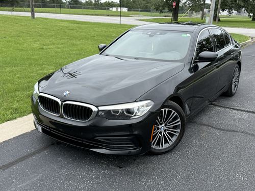2019 BMW 530 5-Series — photo 16
