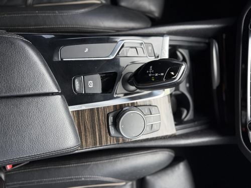 2019 BMW 530 5-Series — photo 21