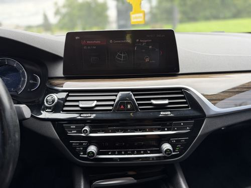 2019 BMW 530 5-Series — photo 22