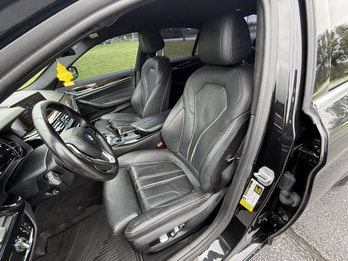 2019 BMW 530 5-Series — photo 27