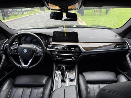 2019 BMW 530 5-Series — photo 32