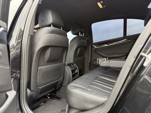 2019 BMW 530 5-Series — photo 36
