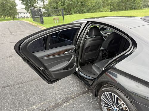 2019 BMW 530 5-Series — photo 39