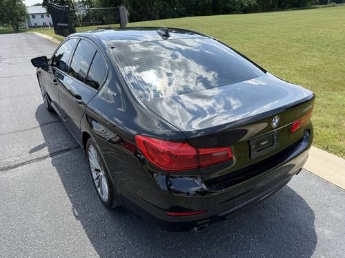 2018 BMW 530E — photo 13