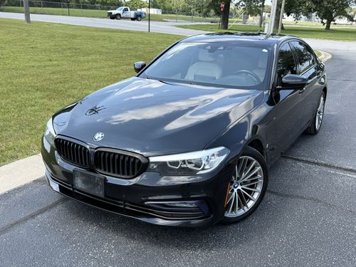 2018 BMW 530E — photo 16