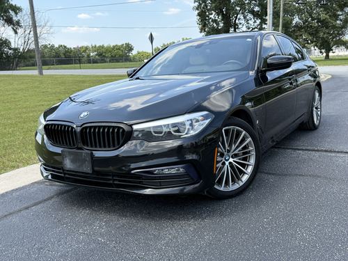 2018 BMW 530E — photo 18