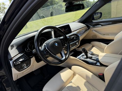2018 BMW 530E — photo 25