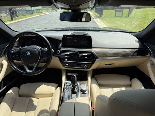 2018 BMW 530E — photo 32