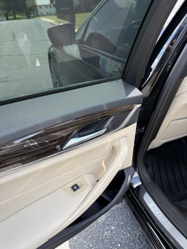 2018 BMW 530E — photo 40
