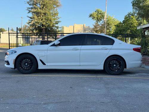 2019 BMW 530E — photo 6