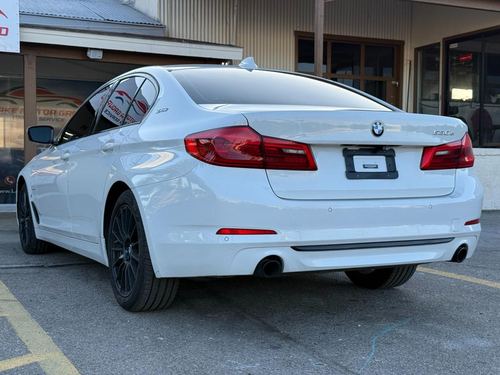 2019 BMW 530E — photo 8