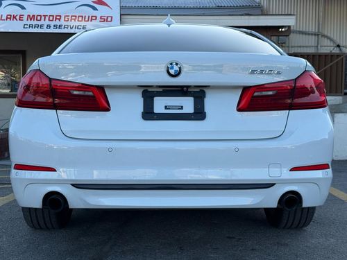 2019 BMW 530E — photo 9