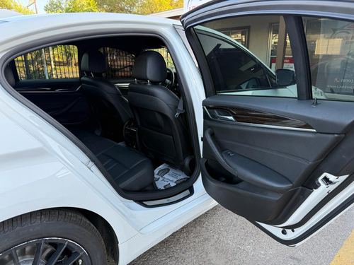 2019 BMW 530E — photo 20