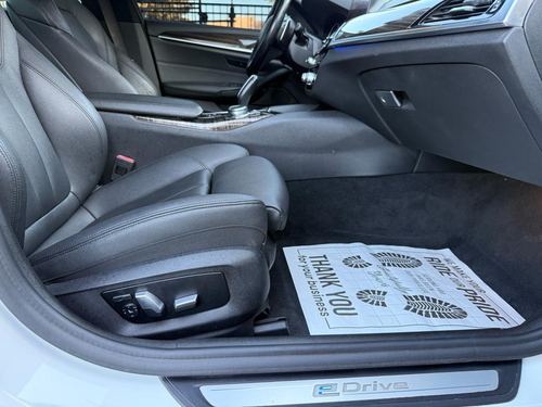 2019 BMW 530E — photo 27