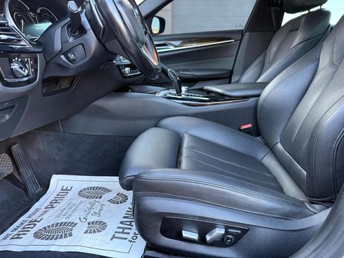 2019 BMW 530E — photo 31