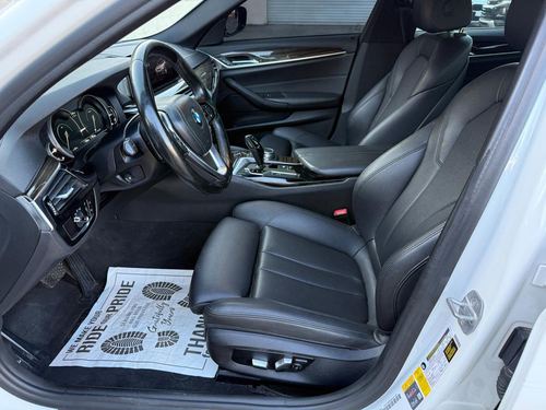 2019 BMW 530E — photo 38