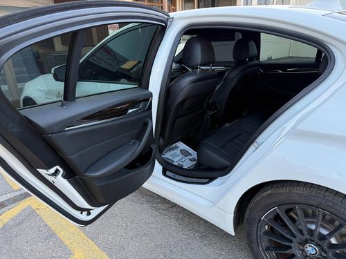 2019 BMW 530E — photo 39
