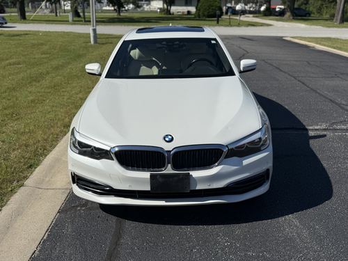 2019 BMW 530E — photo 4