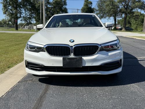 2019 BMW 530E — photo 6